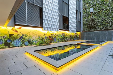 LAURENT Views Of MCG & Yarra River + Fed Square - Perths Hotel 1