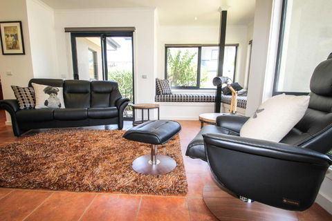 Avignon In Bright - Perths Hotel 5