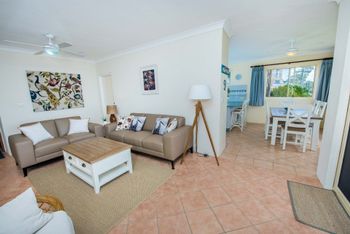 South Pacific Unit 1 Shoal Bay - Perths Hotel 2