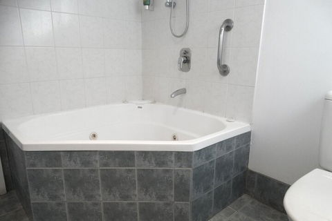 MAS Country Colonial Motor Inn - Perths Hotel 6