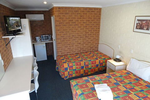 MAS Country Colonial Motor Inn - Perths Hotel 3