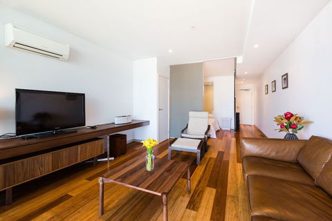 RIVER, 1BDR Melbourne Apartment - Perths Hotel 0