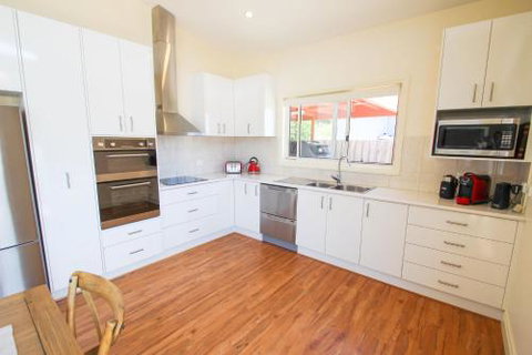 Bright Serendipity - Perths Hotel 5