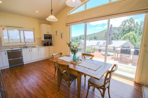 Bright Serendipity - Perths Hotel 6