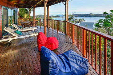 NEWLY BEAUTFULLY RENOVATED 16 The Casuarina 3 Bedroom House With 180 Degree Ocean Views - Perths Hotel 4