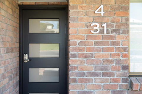 City Four Apartment - Perths Hotel 2