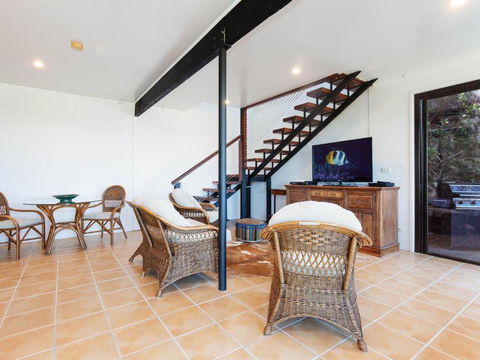 Whale Tales 78 Lentara Street FANTASTIC WATER VIEWS OVER FINGAL BEACH - Perths Hotel 6