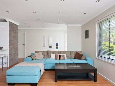 Beach House 8 Mistral Close Large House With Aircon - Perths Hotel 1