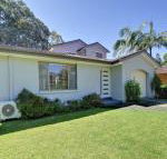 Beach House 8 Mistral Close large house with aircon - Perths Hotel