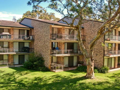 32 Bay Parklands 2 Gowrie Avenue Fantastic Unit With Air Conditioning Pool Tennis Court & Spa - Perths Hotel 4