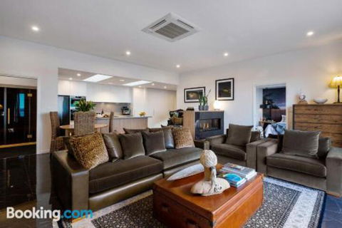 Tinderbox Retreat - Perths Hotel 6