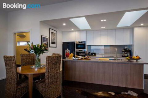 Tinderbox Retreat - Perths Hotel 5