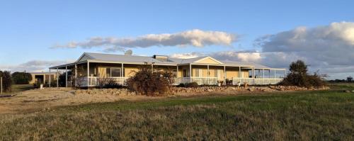 Greenhills WA Perths Hotel