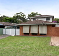Willows at the Bay 111 Horace St. Large House with Aircon WIFI  Boat Parking. - Perths Hotel