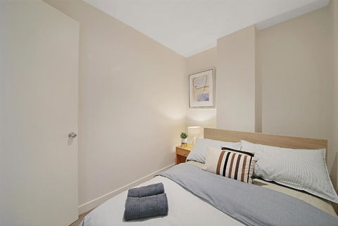 A Comfy & Central 2BR Apt Near Flinders Station - Perths Hotel 6