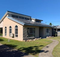 11 Anchovy Street Tin Can Bay Summer Haven coastal retreat - Perths Hotel