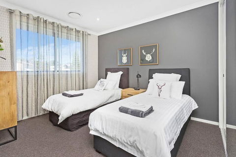 Luxury Brand New Home - Perths Hotel 6