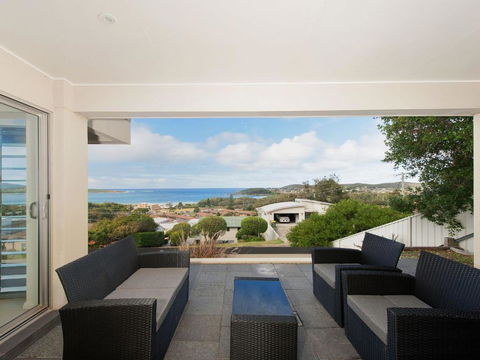 Forever Fingal At Fingal Bay - Perths Hotel 1