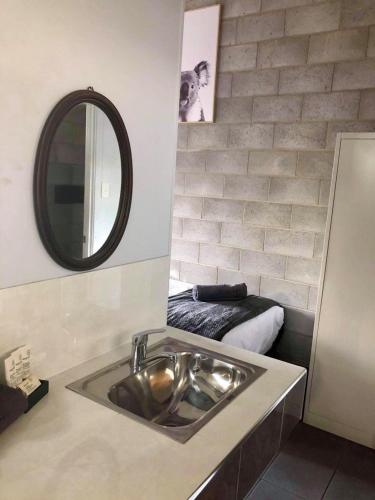 Granite Belt Cabins - Perths Hotel 6