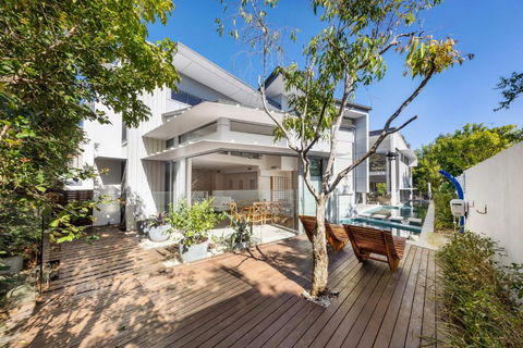 Ultimate Light & Space Noosa Heads - Perths Hotel 5