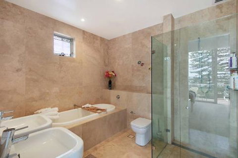 Oceanfront Penthouse Stylish & Luxurious. - Perths Hotel 2