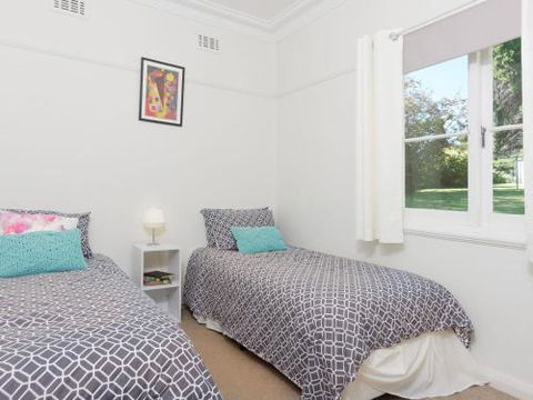 Redwood Cottage Burradoo Getaway Southern Highlands 4pm Check Out Sunday - Perths Hotel 2