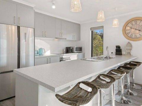 Mabuhay - Perths Hotel 1