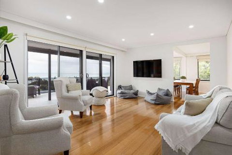 Stunning Bay View Accommodation In Rye - Perths Hotel 0