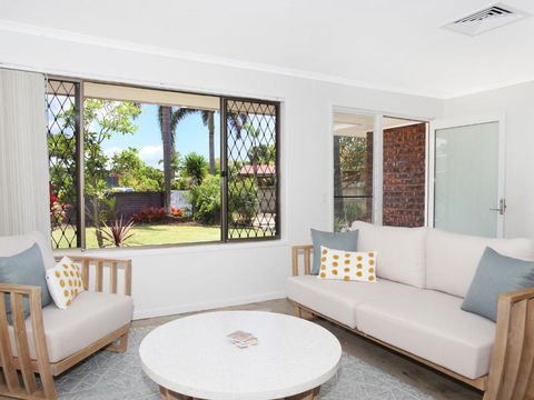 April 19 4 Bedroom Home On Canal With Pool Pontoon Aircon & WiFi! - Perths Hotel 4