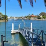 April 19 4 Bedroom Home On Canal With Pool Pontoon Aircon & WiFi! - Perths Hotel 0