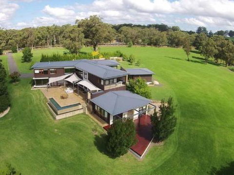 ALPINE LODGE Alpine Southern Highlands 4pm Check Out Sundays - Perths Hotel 4