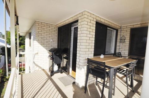 Island Time - Perths Hotel 2