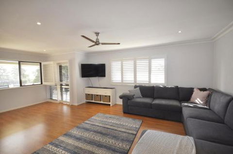 Island Time - Perths Hotel 3