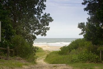 North Coast Holiday Parks Hungry Head Cabins - Perths Hotel 4