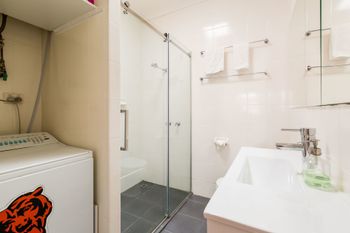 KIM 2BDR West Melbourne Apartment - Perths Hotel 6