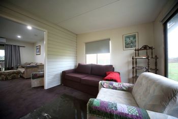 Clunes Cabins Rejuvenate Stays - Perths Hotel 5