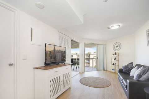 Alex Beach Resort 412 - Perths Hotel 1