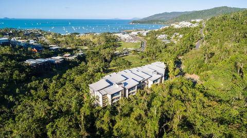 Azure Sea Whitsunday Resort - Perths Hotel 0