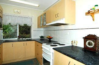 Ambience Holiday Apartments - Perths Hotel 4