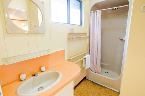 Tasman Holiday Parks - Hervey Bay - Perths Hotel 5