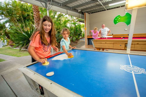 Tasman Holiday Parks - Hervey Bay - Perths Hotel 0