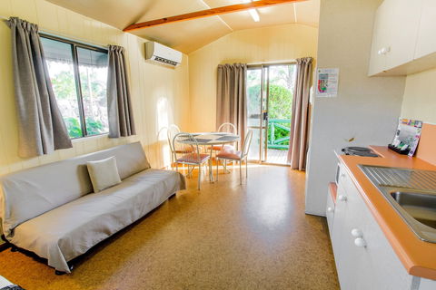 Tasman Holiday Parks - Hervey Bay - Perths Hotel 4