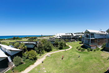 Caves Beachside Hotel - Perths Hotel 1