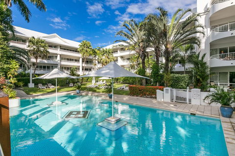 Poolside Apt In Alamanda Beachfront Resort 67 - Perths Hotel 2