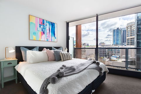 Ella, 1BDR Melbourne Apartment - Perths Hotel 3