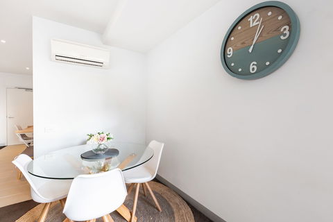 Ella, 1BDR Melbourne Apartment - Perths Hotel 4