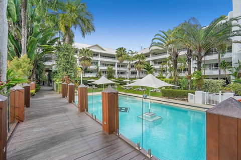 Poolside Apt In Alamanda Beachfront Resort 41 - Perths Hotel 1