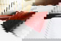 OLIVER Laneway Art, Fed Square & Top Restaurants - Perths Hotel 0