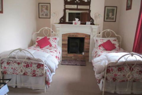 Cottage On Gunning - Perths Hotel 5