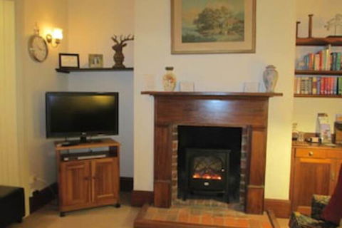 Cottage On Gunning - Perths Hotel 1